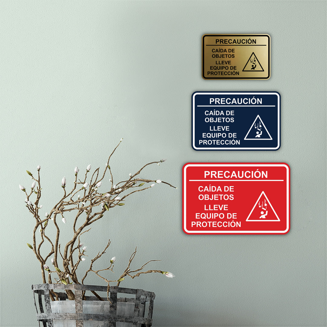 Signs ByLITA Classic Framed Precaución Caída de Objetos Lleve Equipo de protección Door or Wall Sign Easy Installation | Health And Safety | Building And Hospitality