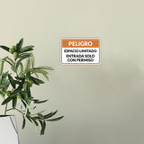Classic Framed Plus Peligro Espacio Limitado- Entrada solo con permiso Door or Wall Sign | Business Warning Signage